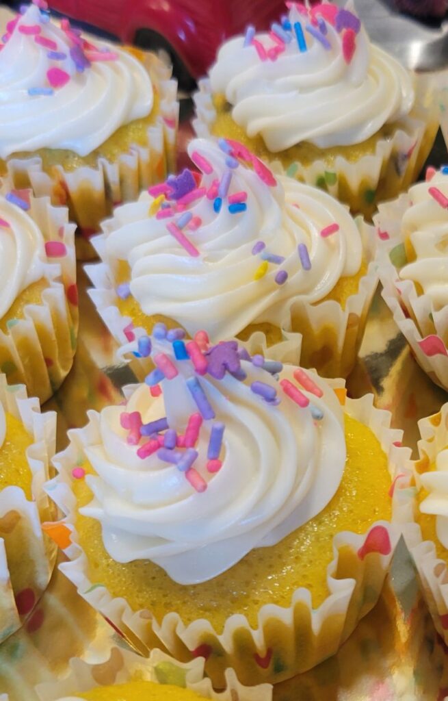 black clean minimalist circle monogram logo (800 x 1250 px) (6)